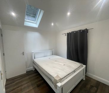 Room in a Shared Flat, Emmanuel House, CR2 - Photo 6