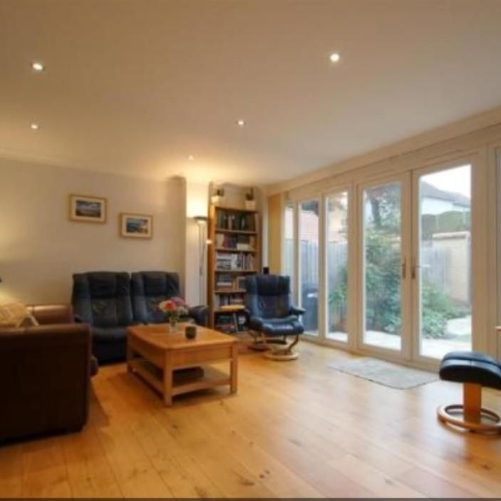 4 bedroom terraced house to rent - Photo 1