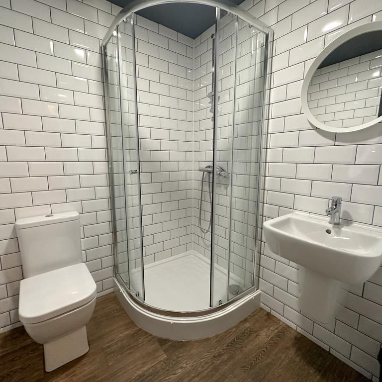 6 bedroom terraced house to rent - Photo 1