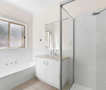 Spacious family home in sought after location - Photo 2
