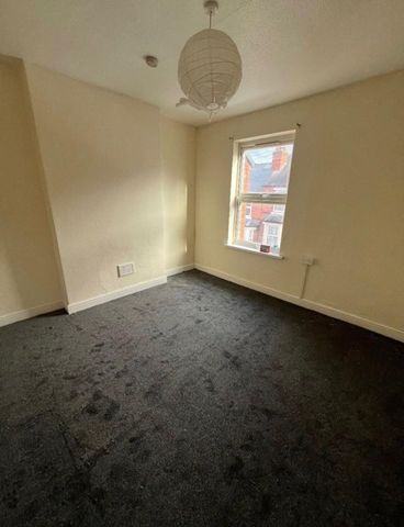 3 Bed Detached House, Osborne St, NG7 - Photo 2