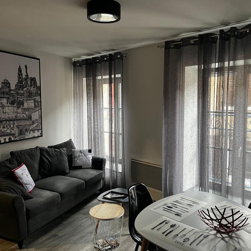 Location Appartement 3 pièces 49m² LE PUY EN VELAY 43000 - Photo 1