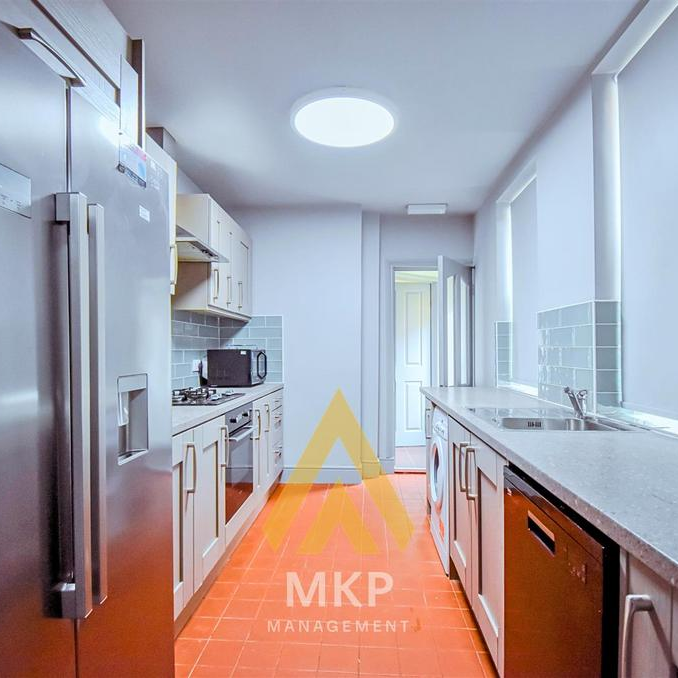 5 bedroom terraced house to rent - Photo 1