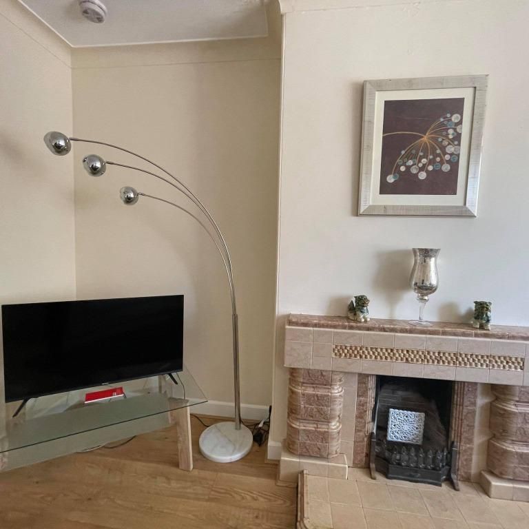 4 bedroom bungalow to rent - Photo 1