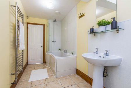 6 bedroom house to rent - Photo 2