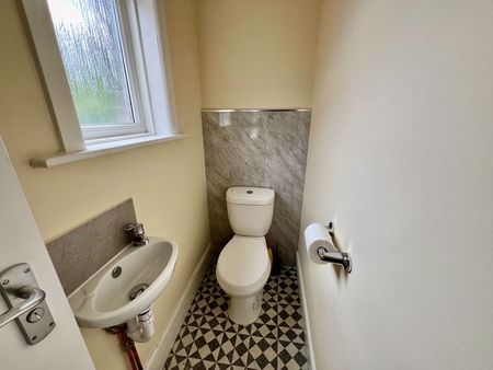 Winton, Bournemouth - Photo 4