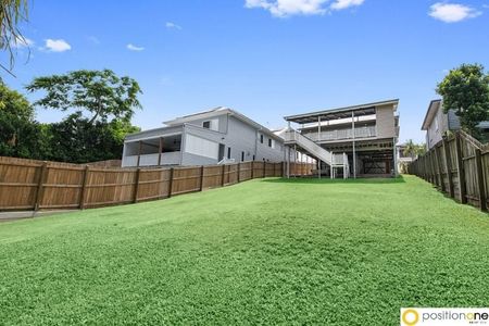 Stunning Queenslander! - Photo 2