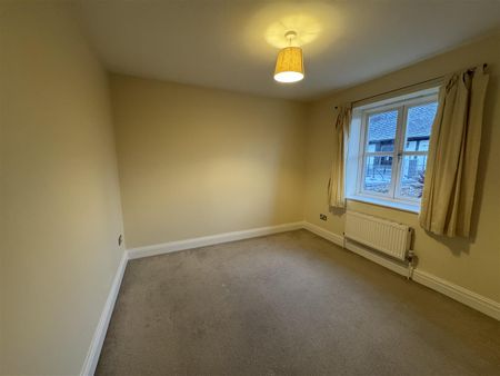 2 Bedroom Flat - Photo 4