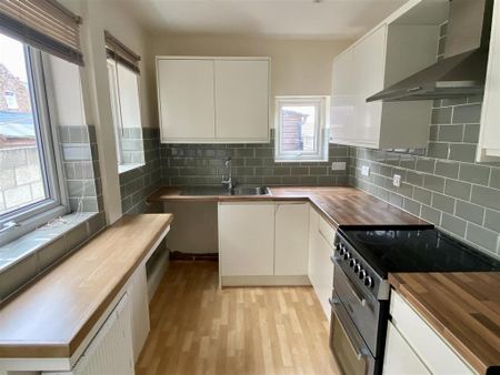 2 bedroom terraced house to rent - Photo 5