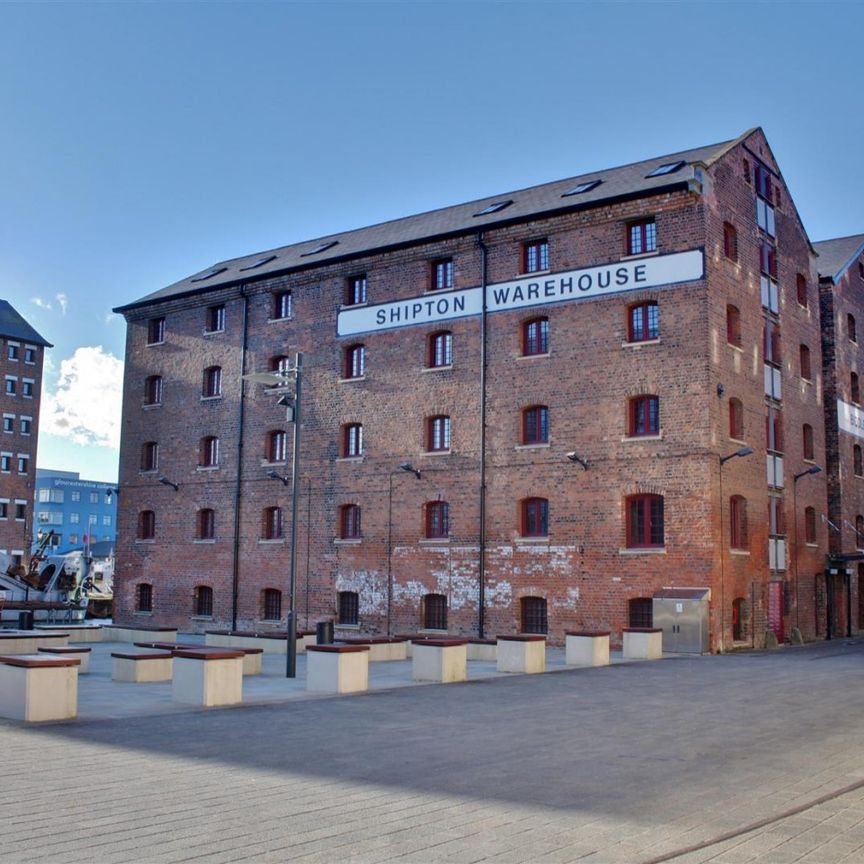 Biddle & Shipton, Gloucester Docks - Photo 1