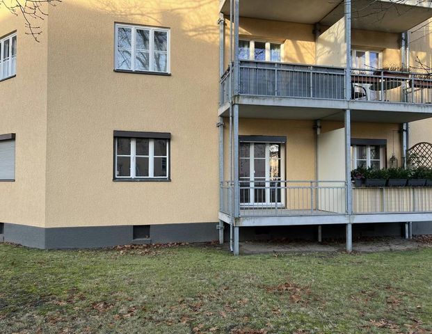 Helle 2 Zimmer Wohnung mit Balkon in Berlin Zehlendorf - Photo 1