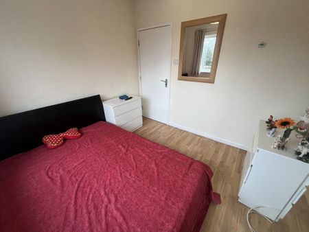 4 bedroom house share to rent - Photo 3