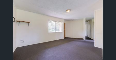 Spacious 3-Bedroom Home on Acreage - Photo 3