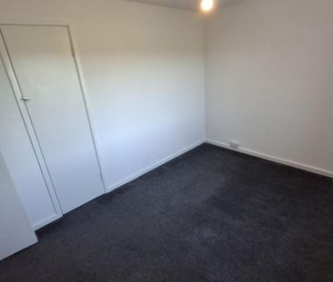 3 bedroom end of terrace house to rent - Photo 3