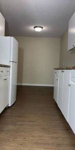 1 Bed 1 Bath Available In Beautiful - Photo 4