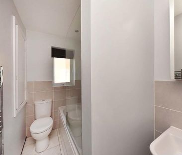 2 bedroom semi-detached house to rent - Photo 5