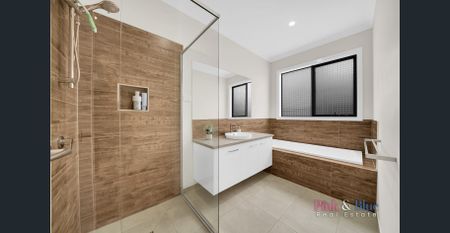 Massive & Stunning 4 Bedroom Family Home for Rent! - Photo 3