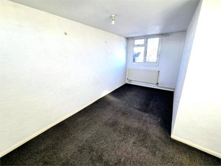 2 bedroom maisonette to rent - Photo 4