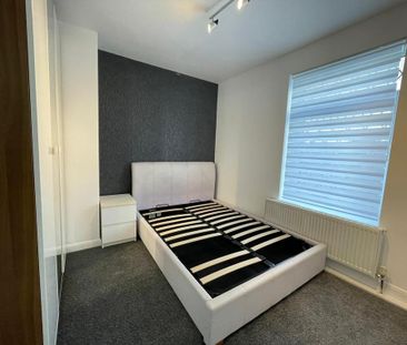 2 bedroom end of terrace house to rent - Photo 5
