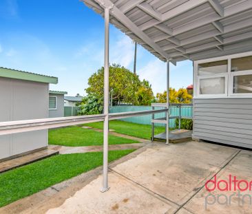 Renovated Three Bedroom Home - Photo 4