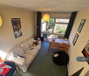 4 bedroom semi-detached house to rent - Photo 1
