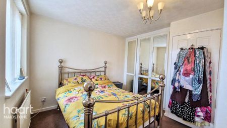 2 bedroom end of terrace house to rent - Photo 4