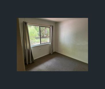 Fantastic Two Bedroom Unit, Located Five Minutes from the Centre of... - Photo 1