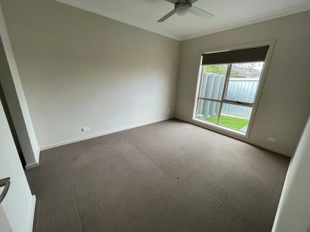 Spacious Unit! - Photo 4