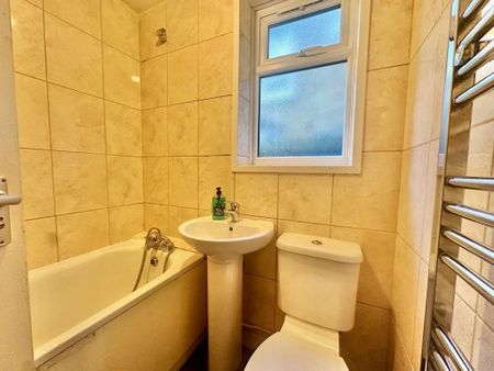 1 bedroom ground floor flat to rent - Photo 5