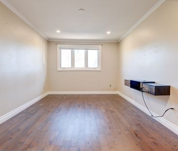 For Lease - 372 Dixon Boulevard, Newmarket, Ontario - Photo 6