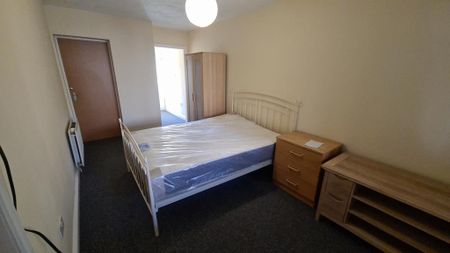 4 bedroom townhouse to rent - Photo 5