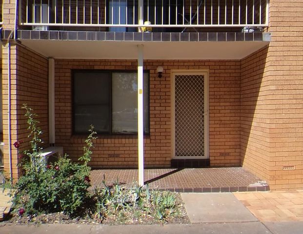 2 Bedroom Unit in a Leafy Location - Photo 1