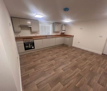 Green Lane, Wolverton, MK12 - Photo 1