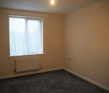 Flat to rent on - Photo 2