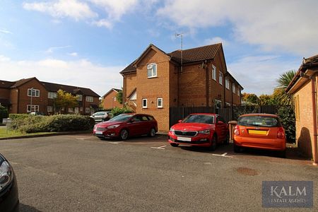 Colwyn Close, Stevenage, Hertfordshire - Photo 2