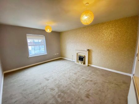 2 bedroom Flat To Let - Photo 2