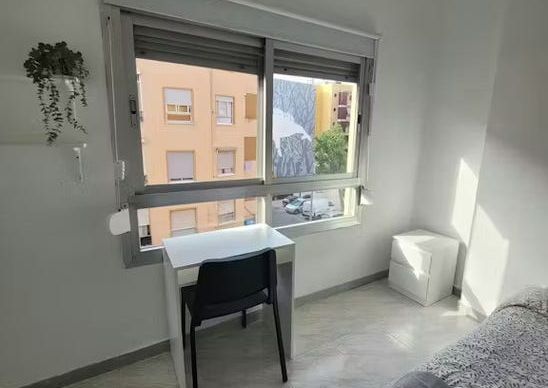 Carrer de Sant Lluís Bertran, Torrent, Valencian Community 46900