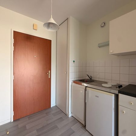 Location Appartement 1 pièce 25m² ORLEANS 45100 - Photo 4