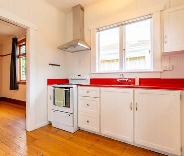 Large Family Home - Photo 4