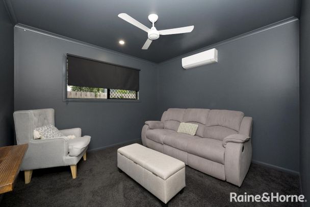 SLEEK & MODERN - Photo 1