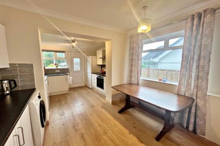 2 bedroom bungalow to rent - Photo 2