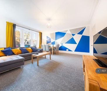 3 bedroom flat to rent - Photo 1