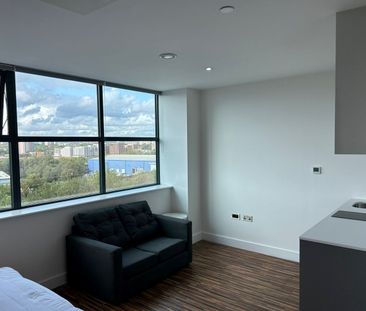 1 Bed Flat, Chester Road, M16 - Photo 4