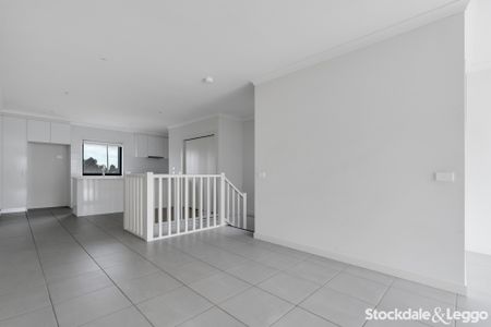 Location Convenient Lifestyle - Photo 2