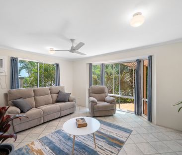 Spacious Family Home on a Large Block with Dual Street Access - Photo 2