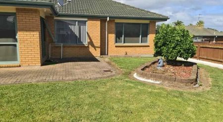 Tidy property in a prime location - Photo 3