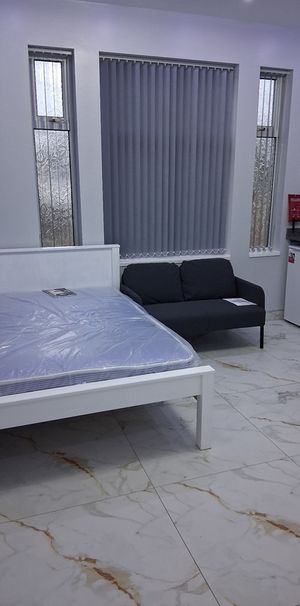 Studio Flat, Brearley Street, B19 - Photo 1