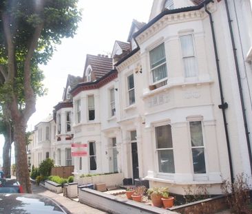 3 bedroom maisonette to rent - Photo 3