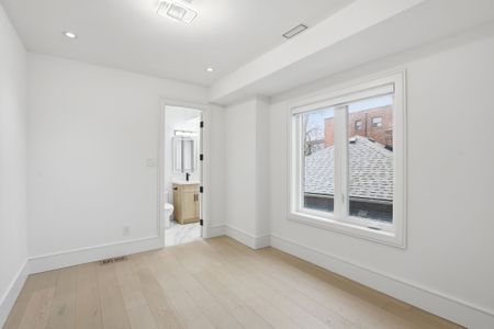For Lease - 10A Benson Avenue, Mississauga, Ontario - Photo 2