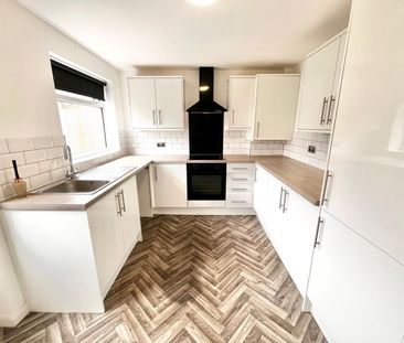 Sandpiper Close, Shoeburyness, Southend-on-Sea, Essex, SS3 9YW - Photo 4